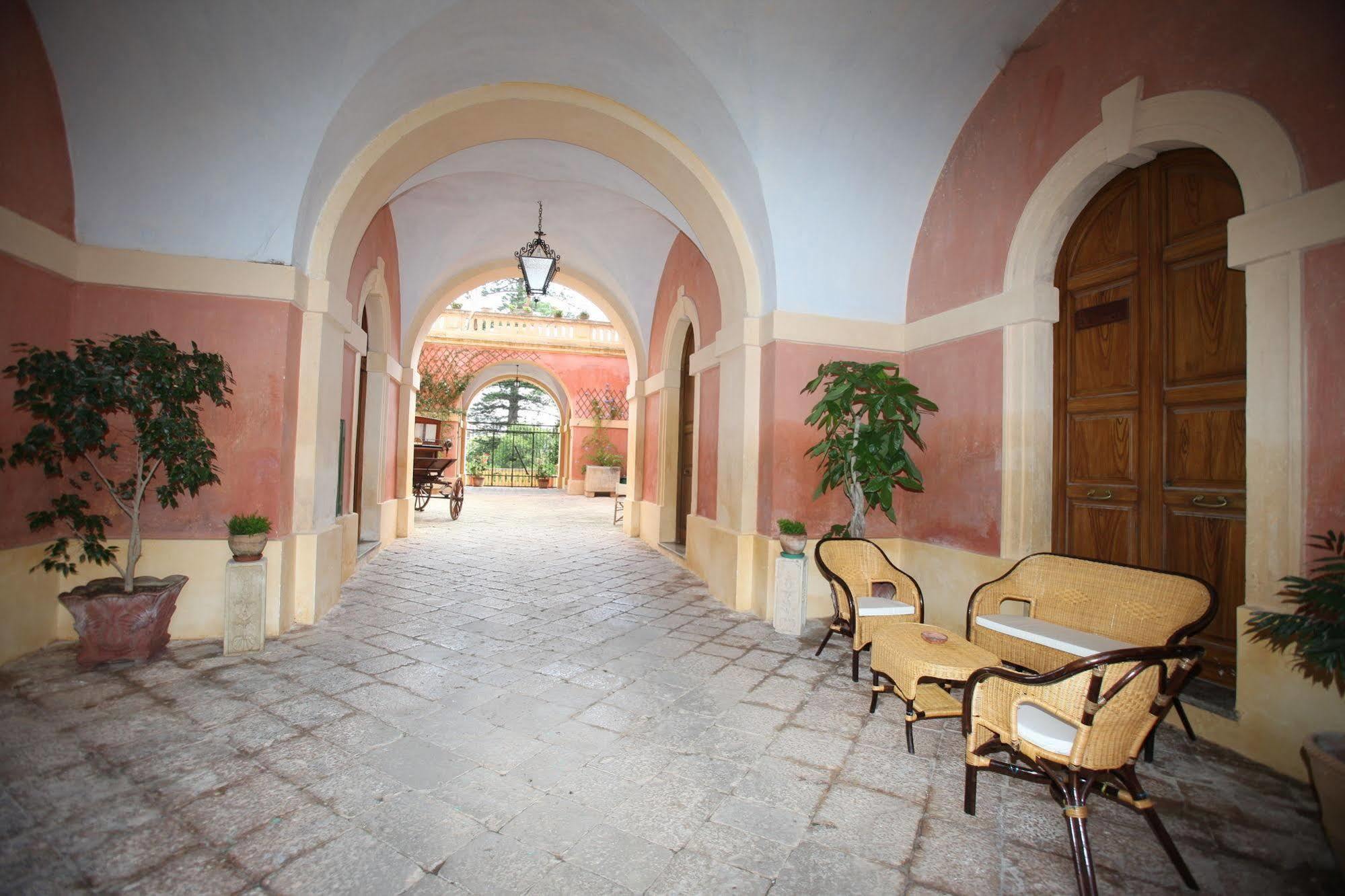 Palazzo Laura Bed & Breakfast Morciano di Leuca Bagian luar foto