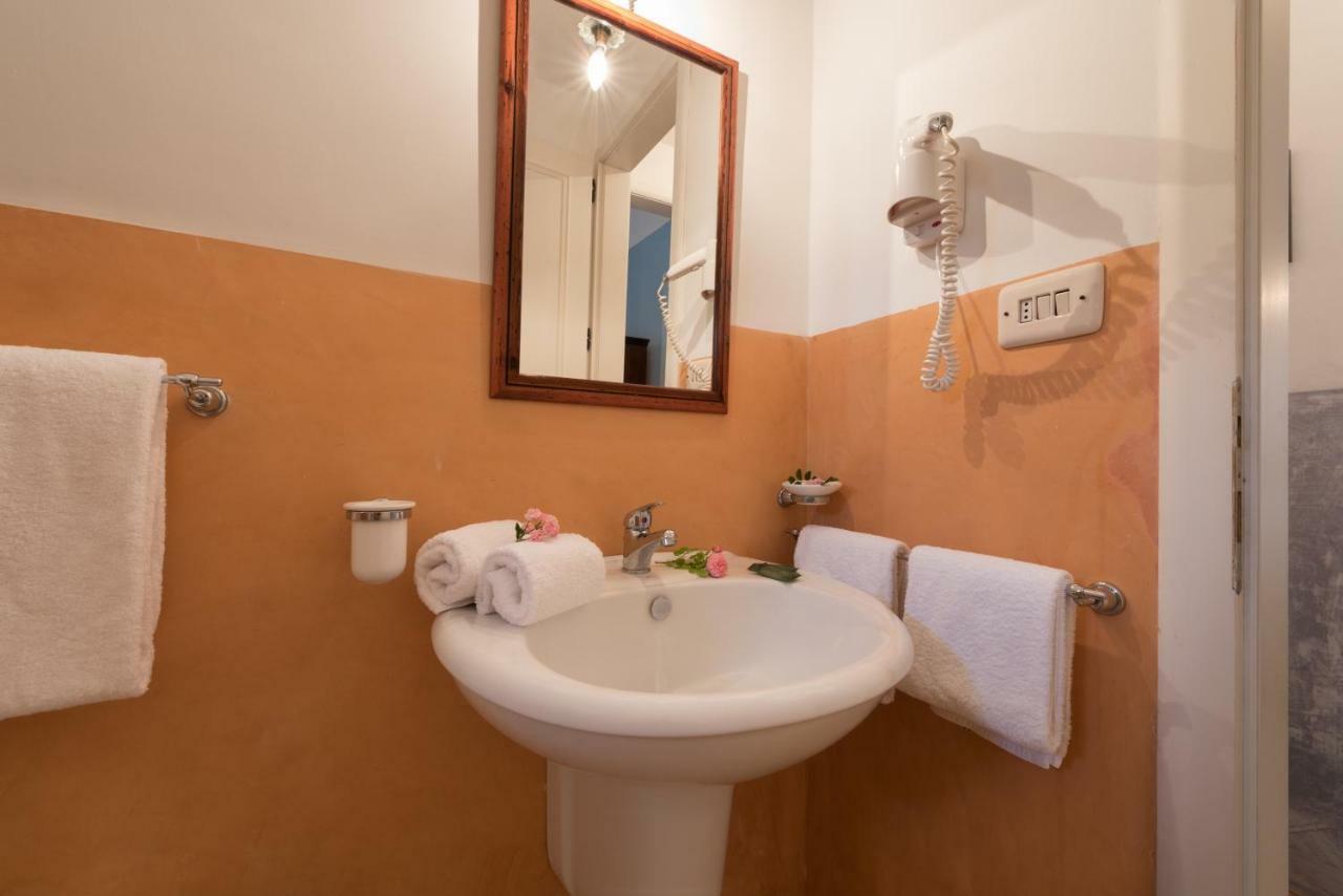 Palazzo Laura Bed & Breakfast Morciano di Leuca Bagian luar foto