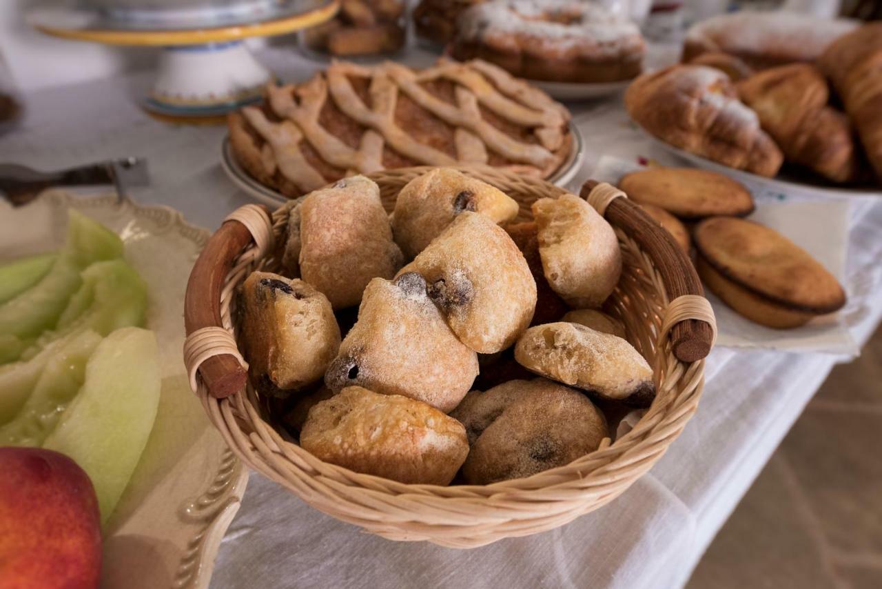 Palazzo Laura Bed & Breakfast Morciano di Leuca Bagian luar foto