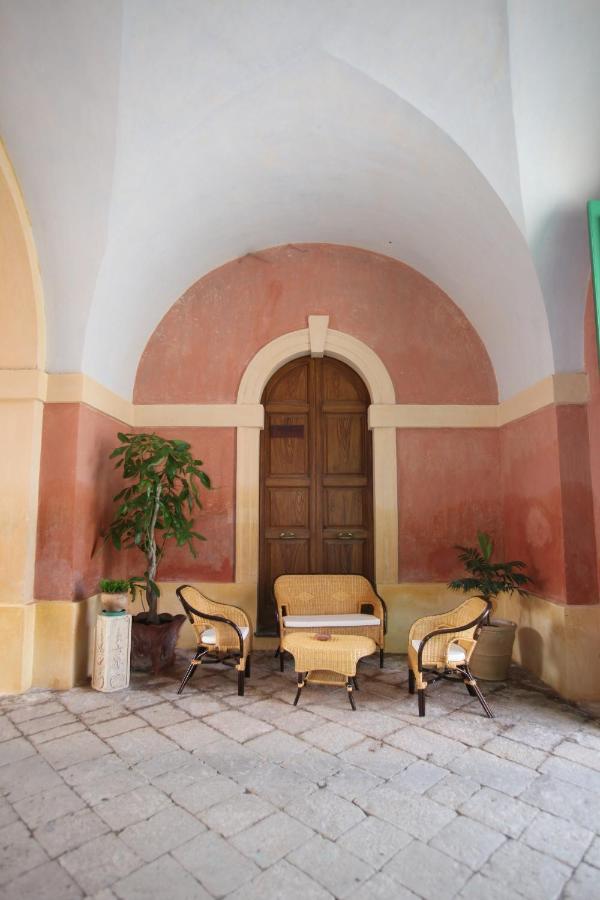Palazzo Laura Bed & Breakfast Morciano di Leuca Ruang foto